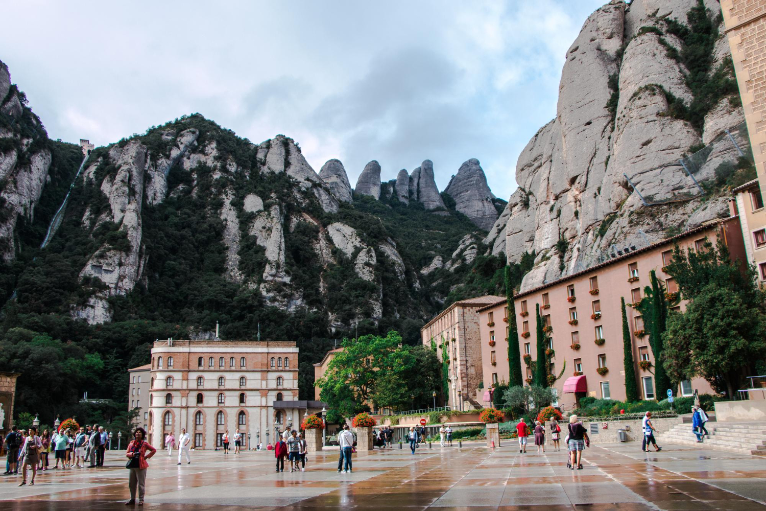 Montserrat Tour with Local Cuisine
